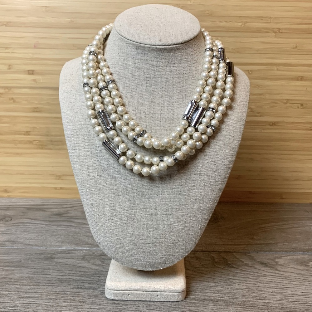 Lia Sophia Center Stage Pearl Necklace